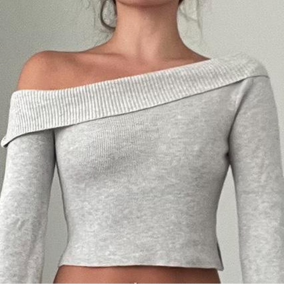 Off-Shoulder Grey Princess Polly Vintage Sweater XS nwot - Picture 2 of 5